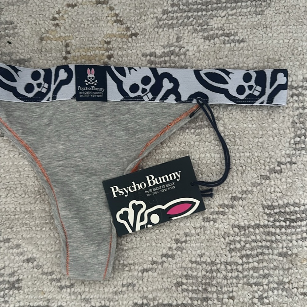 PSYCHO BUNNY Skull-Print Banded Thong. Brand new . Size XS
